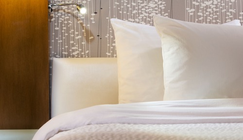 Habitación, 1 cama de matrimonio grande (Mobility/Hearing Accessible, Tub)