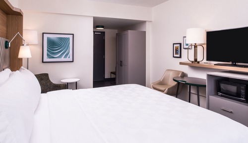 Suite, 1 cama de matrimonio grande (Mobility, Roll-In Shower)