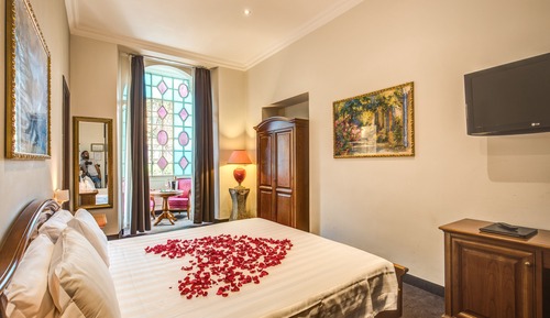 Habitación superior con 1 cama doble o 2 individuales