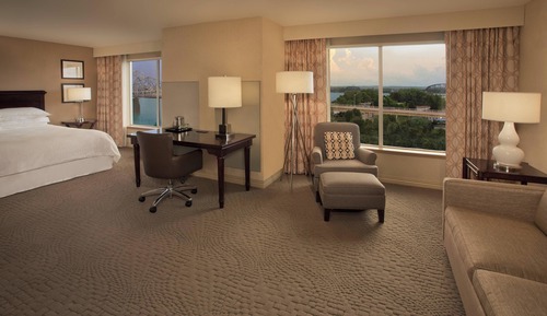 Habitación, 1 cama de matrimonio grande con sofá cama (Mobility Accessible, Roll-In Shower)