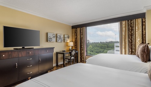 Habitación Deluxe, 2 camas de matrimonio, accesible para personas con discapacidad (Roll-In-Shower)