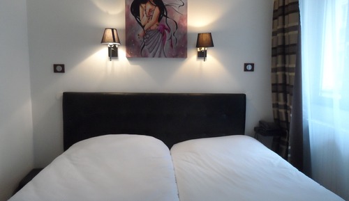 Habitación con 2 camas individuales