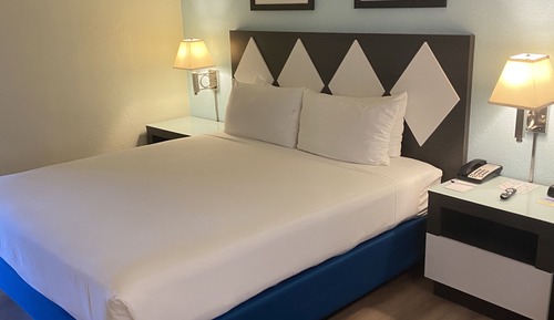 Habitación Deluxe, 1 cama de matrimonio grande, vistas a la piscina, junto a la piscina