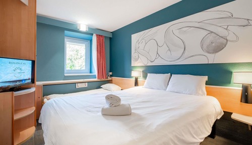 Chambre Triple 2 adultes et 1 enfant (lit simple enfant jusque 12ans)