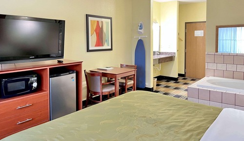 Habitación, 1 cama de matrimonio grande, no fumadores (In-Room Whirlpool)