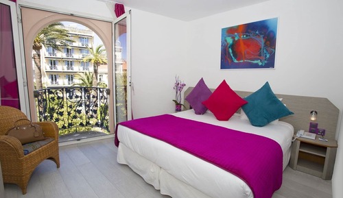 Chambre Supérieure Familiale avec Balcon (accès spa inclus)