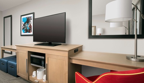 Suite, 1 cama de matrimonio grande, accesible para personas con discapacidad, no fumadores (Bathtub)