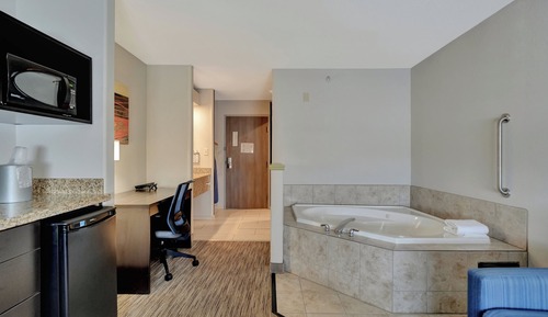 Suite, 1 cama de matrimonio grande, bañera de hidromasaje