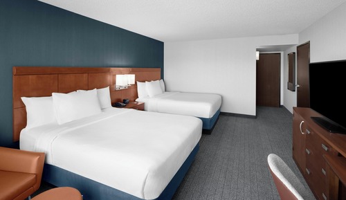 Habitación, 2 camas de matrimonio (Mobility/Hearing Accessible, Tub)