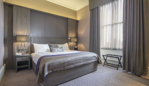 Habitación Premium, 1 cama de matrimonio grande (Bath Shower Combination)