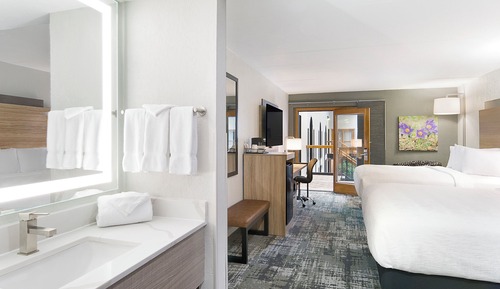 Habitación, 2 camas de matrimonio, junto a la piscina (2nd Floor)