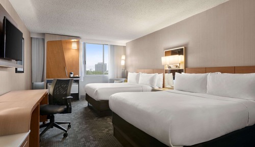 Habitación, 2 camas de matrimonio (City View, Casino View)