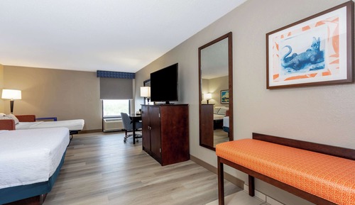 Habitación, 1 cama de matrimonio grande con sofá cama, no fumadores (Larger Room)