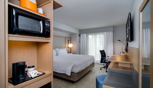 Estudio, 1 cama de matrimonio grande con sofá cama, balcón