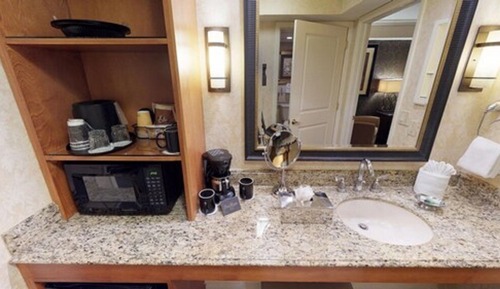 Suite, varias camas, accesible para personas con discapacidad, no fumadores (3 Queen Beds)