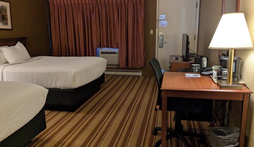 Habitación, 2 camas de matrimonio, no fumadores (Exterior Access)