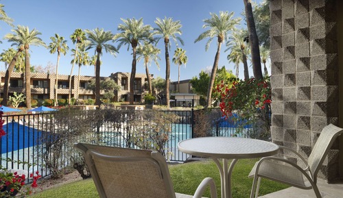 Habitación, 1 cama de matrimonio grande, patio, junto a la piscina