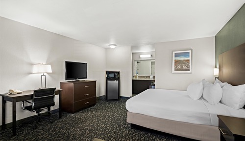 Habitación estándar, 1 cama de matrimonio grande, no fumadores, microondas (Larger Room)