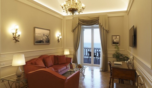 Suite, vistas al mar (Avanti)