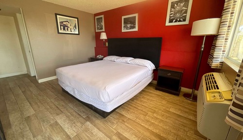 Habitación, 1 cama de matrimonio grande, no fumadores (Mobility, Bathtub w/Grab Bars)