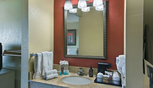 Habitación estándar, 1 cama de matrimonio grande, no fumadores, balcón (Pool View)