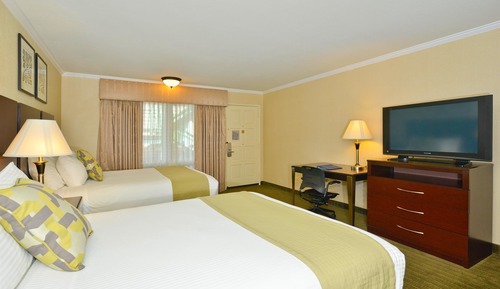 Habitación estándar, 2 camas de matrimonio, accesible para personas con discapacidad, bañera