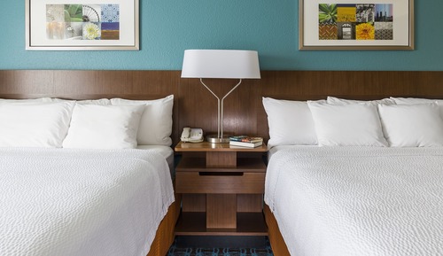 Habitación, 2 camas de matrimonio (Hearing Accessible)