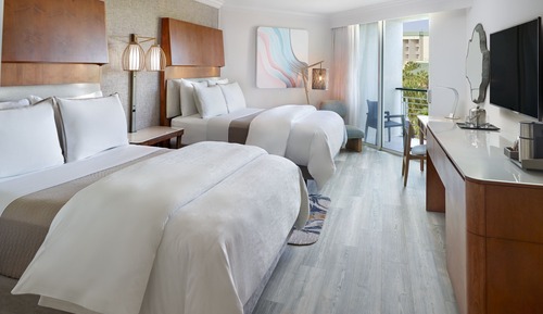 Habitación, 2 camas de matrimonio, no fumadores, balcón (Mobility/Hearing Accessible, Tub)