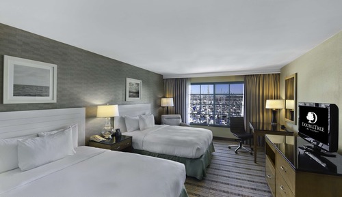 Vista al puerto dptivo, 2 c. matr. gr.