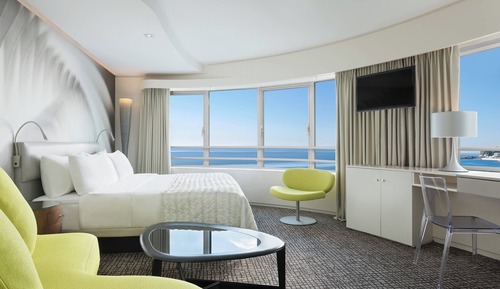 Habitación de diseño, 1 cama de matrimonio grande, vistas al mar, en una planta alta
