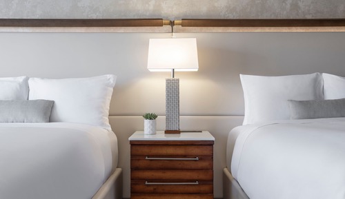 Habitación, 1 cama de matrimonio grande, no fumadores (Mobility/Hearing Access, Roll-In Shwr)