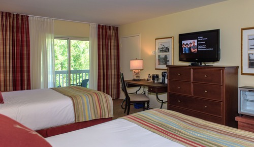 Habitación, 2 camas de matrimonio, vistas al complejo turístico (Pavilion)