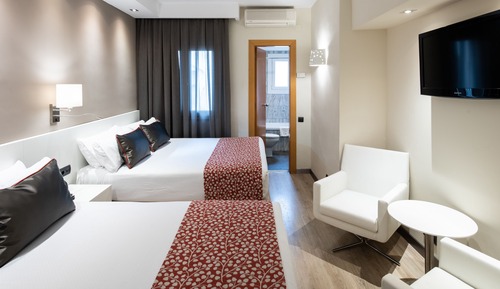 Habitación familiar (2 adults + 2 children)