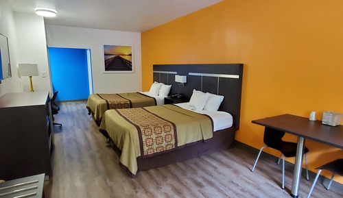 Habitación, 2 camas de matrimonio, accesible para personas con discapacidad (Mobility Accessible)