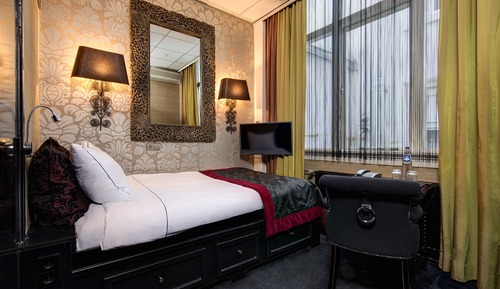 Habitación individual (with shower)