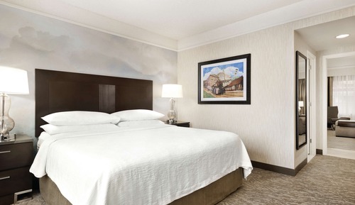 Suite, 1 cama de matrimonio grande, no fumadores (Mobility & Hearing, Roll-in Shower)