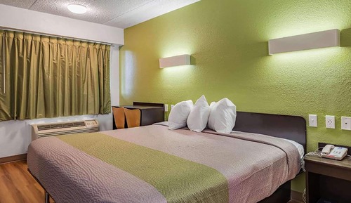 Habitación, 1 cama de matrimonio grande, no fumadores (Mobility, Bathtub w/Grab bars)