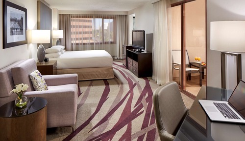 Habitación, 1 cama de matrimonio grande, balcón, en esquina