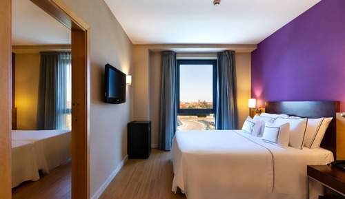 Habitacion familiar comunicada (4 personas)