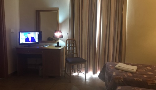 Habitación estándar con 1 cama doble o 2 individuales