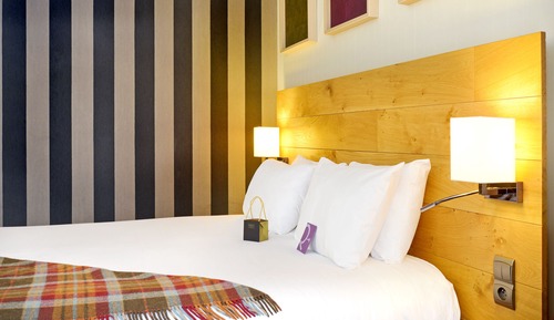 Habitación estándar, varias camas, balcón (1 double bed, 1 single bed)