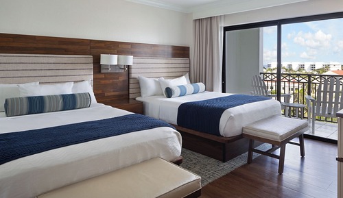 Suite, vistas a la piscina (2 Queen Beds with Sofa Bed)