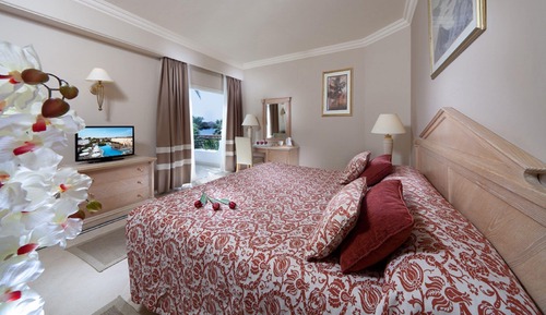 Suite junior, 1 cama de matrimonio (Sea & Pool View)