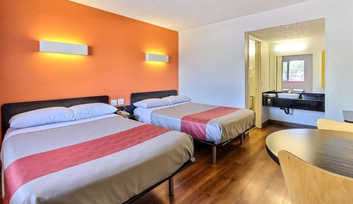 Habitación estándar, 2 camas dobles, no fumadores, frigorífico y microondas