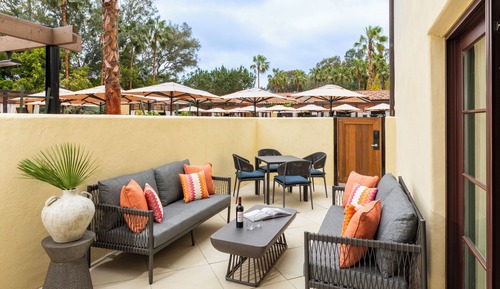 Suite, junto a la piscina