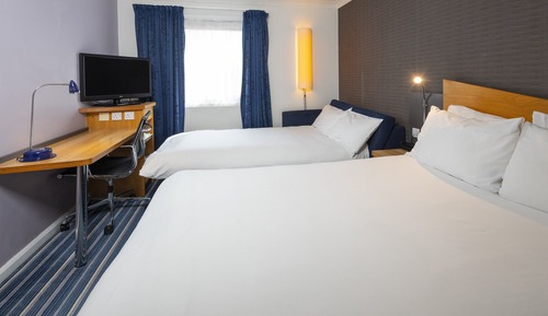 Habitación estándar, 1 cama doble con sofá cama (with Free Hot Breakfast)