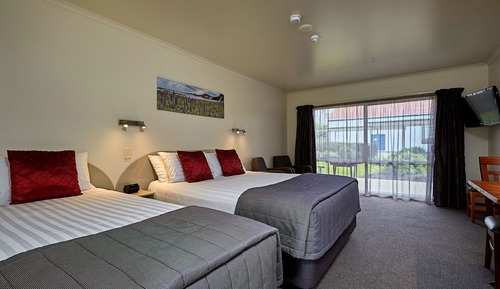 Estudio, vistas al jardín