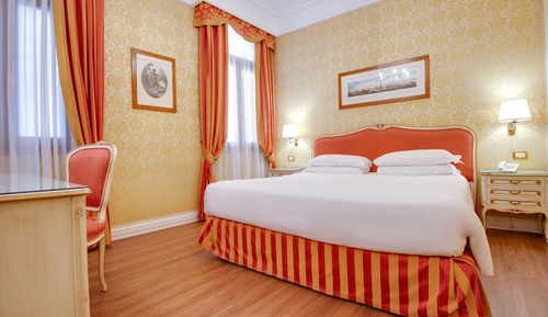 Habitación superior con 1 cama doble o 2 individuales