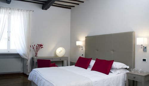 Habitación superior con 1 cama doble o 2 individuales