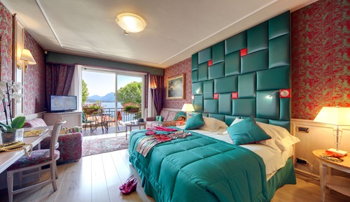 Habitación triple estándar, vistas parciales al lago (Double/Twin + sofa bed)